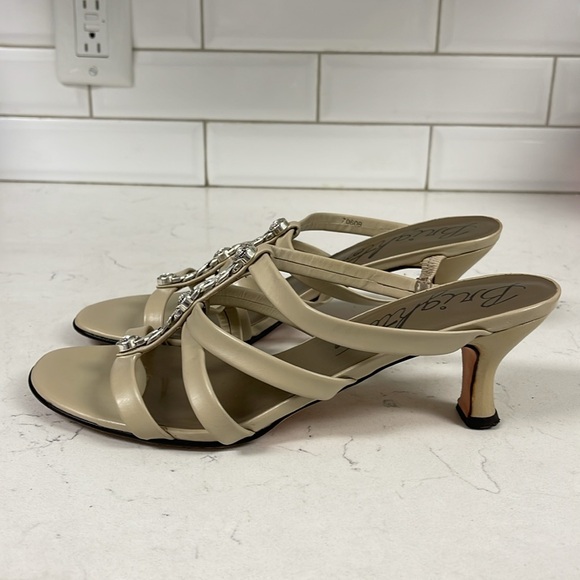 Brighton TESORO Kitten Heel Sandals Women’s Size 9 Color - Biscotti - Taupe - Picture 14 of 16